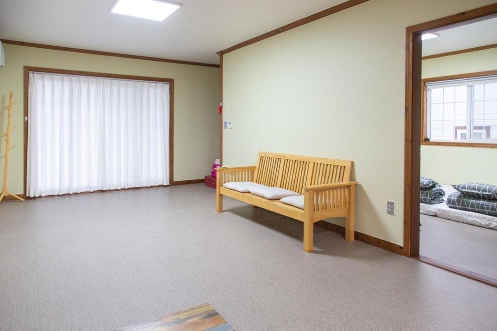 Santa Beach Pension Gangneung Room photo